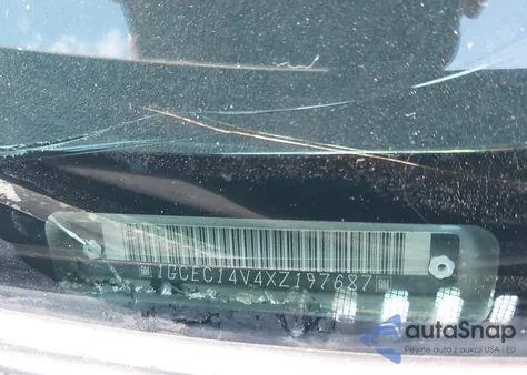 1999 Chevrolet Silverado 1500 из США, поврежденный, VIN 1GCEC14V4XZ197687